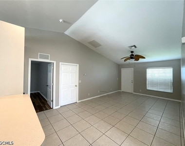 2836 Nw 21st Place - Photo Thumbnail 2