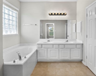 12920 Meadow Springs Drive - Photo Thumbnail 7