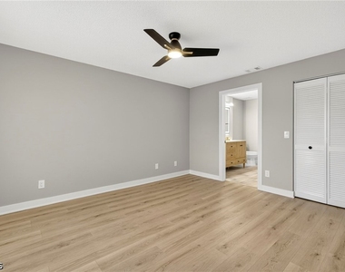7761 Jewel Lane - Photo Thumbnail 12