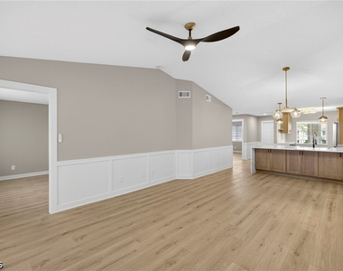 7761 Jewel Lane - Photo Thumbnail 5