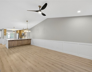 7761 Jewel Lane - Photo Thumbnail 4