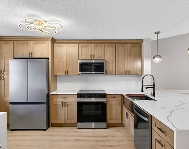 7761 Jewel Lane - Photo Thumbnail 8
