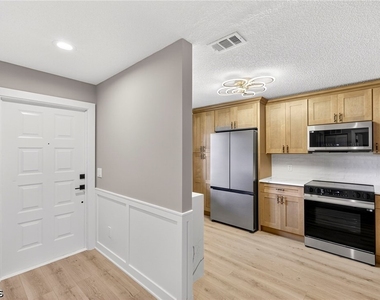 7761 Jewel Lane - Photo Thumbnail 2