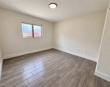 579 Wood Avenue - Photo Thumbnail 8