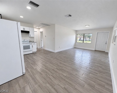 579 Wood Avenue - Photo Thumbnail 3