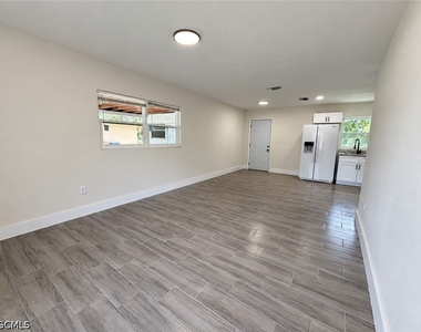579 Wood Avenue - Photo Thumbnail 2