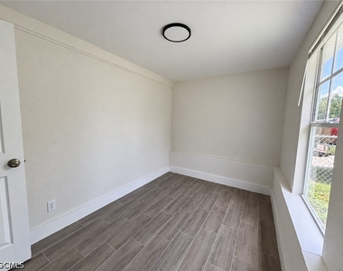 579 Wood Avenue - Photo Thumbnail 6