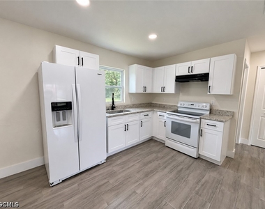 579 Wood Avenue - Photo Thumbnail 4