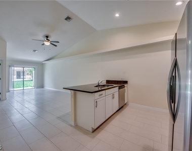 1635 Sw 33rd Street - Photo Thumbnail 5