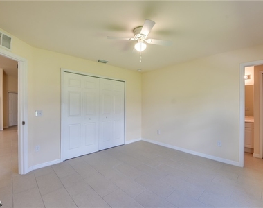 1635 Sw 33rd Street - Photo Thumbnail 8