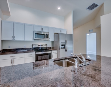 1635 Sw 33rd Street - Photo Thumbnail 3