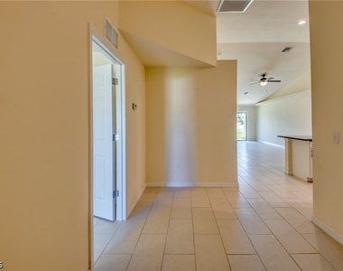 1635 Sw 33rd Street - Photo Thumbnail 16