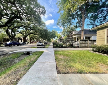 1123 1/2 Arlington Street - Photo Thumbnail 13