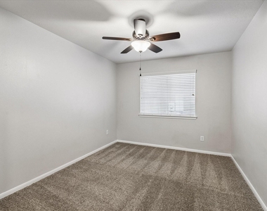 15203 Green Whisper Drive - Photo Thumbnail 11