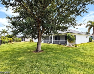 142 Sw 34th Place - Photo Thumbnail 11
