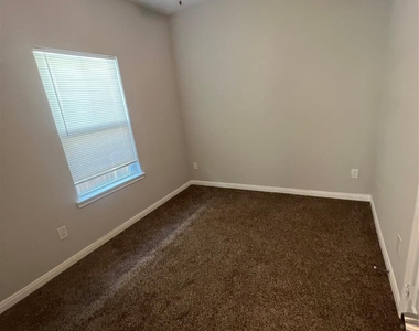 833 Omeara - Photo Thumbnail 15