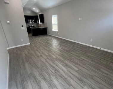 833 Omeara - Photo Thumbnail 2