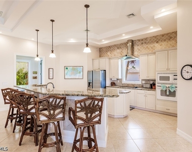 950 Snowberry Court - Photo Thumbnail 8