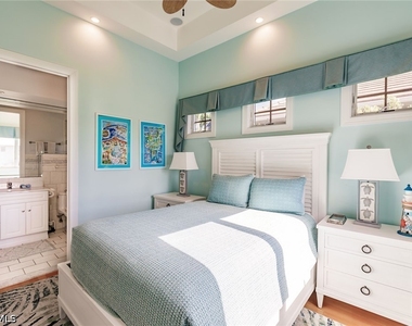 950 Snowberry Court - Photo Thumbnail 23