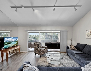 4240 Lake Forest Drive - Photo Thumbnail 7
