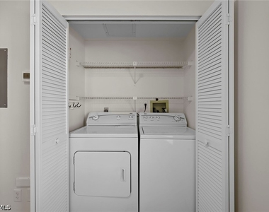 4240 Lake Forest Drive - Photo Thumbnail 18