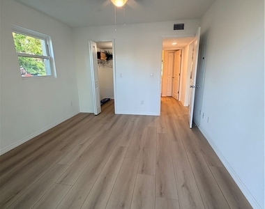 16881 Davis Road - Photo Thumbnail 5