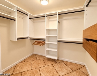 9625 Hemingway Lane - Photo Thumbnail 9