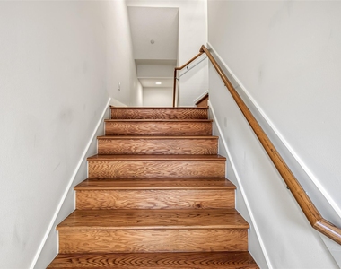 1555 Birdsall Street - Photo Thumbnail 5
