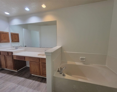 7710 Hayward Court - Photo Thumbnail 29