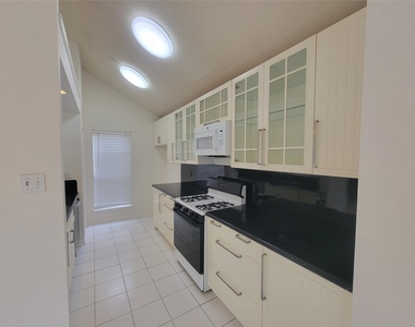 7710 Hayward Court - Photo Thumbnail 15