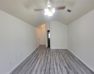 7710 Hayward Court - Photo Thumbnail 25