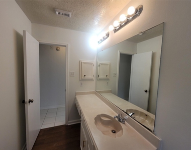 7710 Hayward Court - Photo Thumbnail 18
