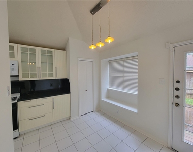 7710 Hayward Court - Photo Thumbnail 11