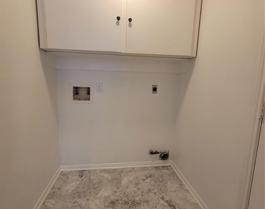 7710 Hayward Court - Photo Thumbnail 30