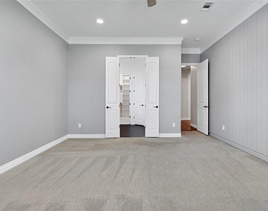 305 Main Street - Photo Thumbnail 19