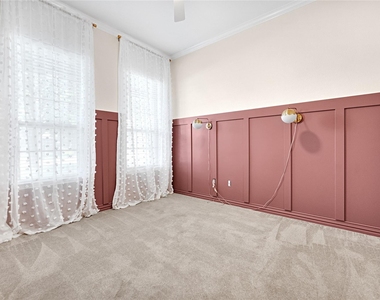 305 Main Street - Photo Thumbnail 14