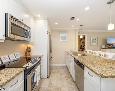 362 4th Avenue S - Photo Thumbnail 6