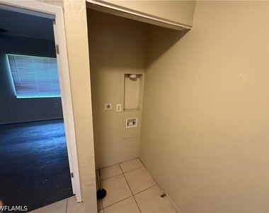 3909 Belmont Street - Photo Thumbnail 5