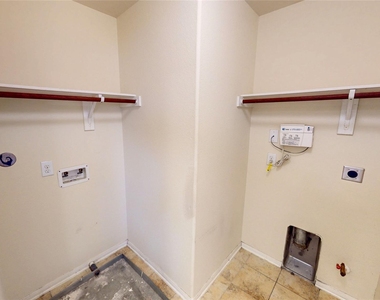 6351 Wilshire Ridge - Photo Thumbnail 20