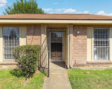 15221 Buckle Lane - Photo Thumbnail 1