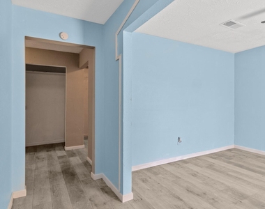 15221 Buckle Lane - Photo Thumbnail 2