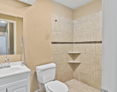 15221 Buckle Lane - Photo Thumbnail 8
