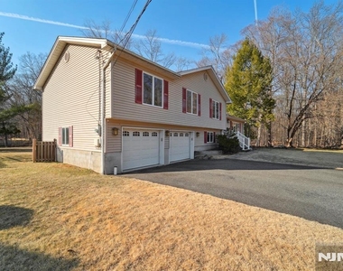 324 Brook - Photo Thumbnail 42