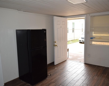 2501 Truxillo Street - Photo Thumbnail 2