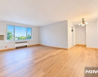 2345 Linwood - Photo Thumbnail 1