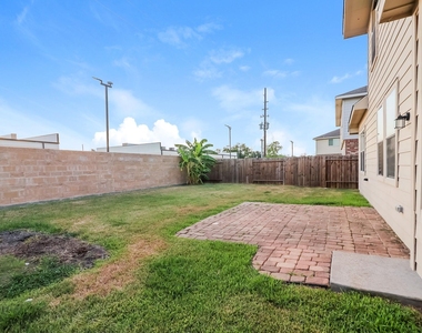 8414 Parapet Place - Photo Thumbnail 14