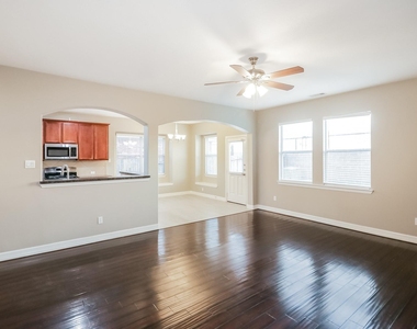 8414 Parapet Place - Photo Thumbnail 4