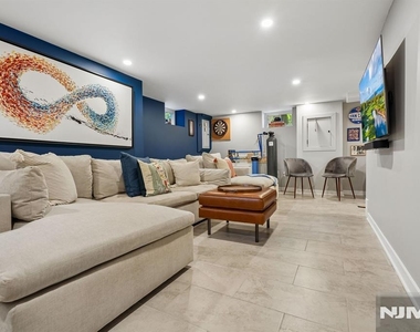 39 Walnut - Photo Thumbnail 33