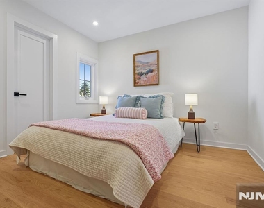 39 Walnut - Photo Thumbnail 22