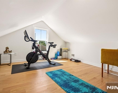 39 Walnut - Photo Thumbnail 28
